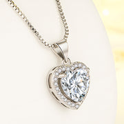 2023 New White Diamond Imitation Moissanite Heart Pendant Necklace Fashion Collarbone Necklace For Girlfriend Jewellery Gift